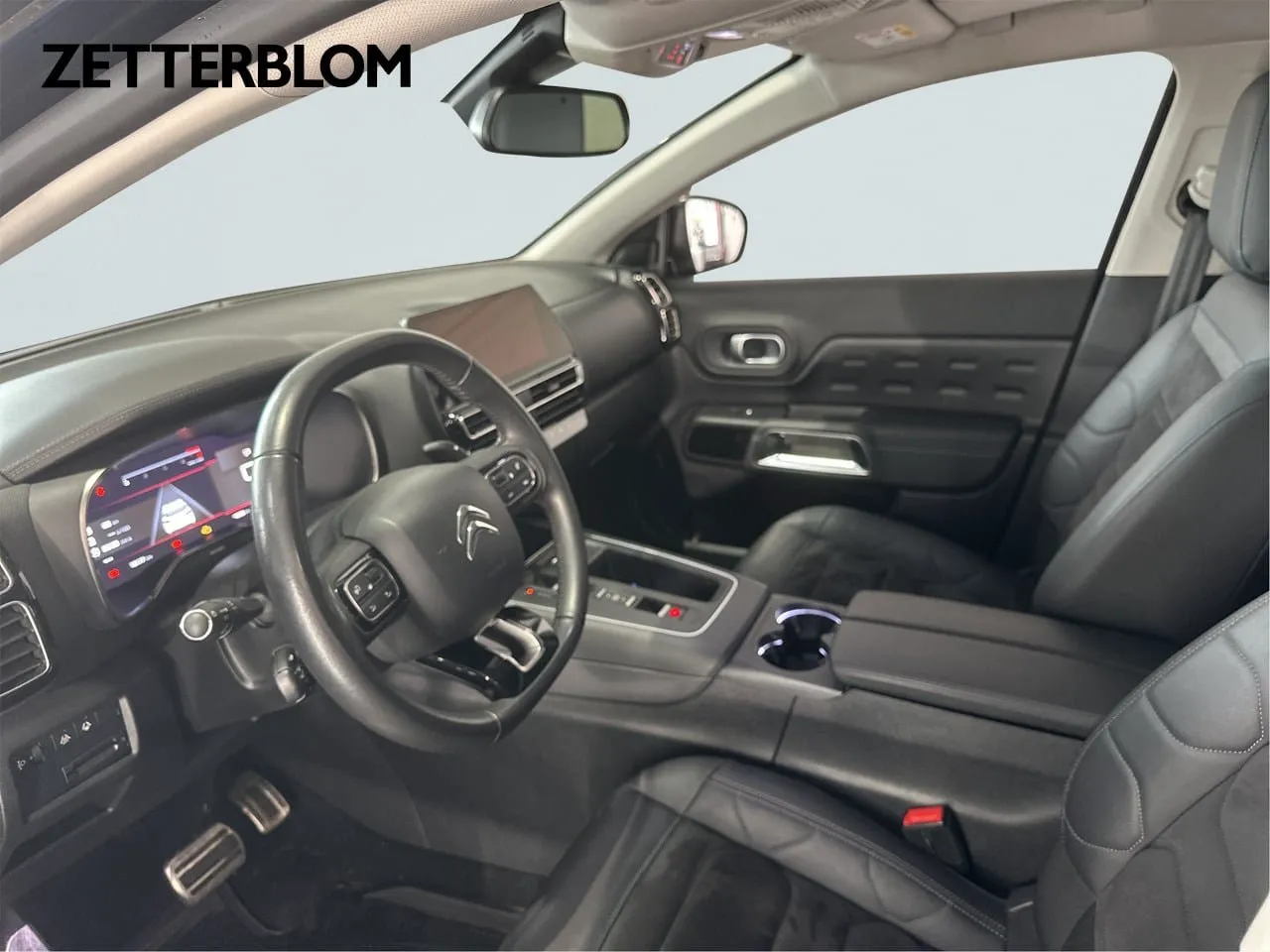 Vehicle image 7