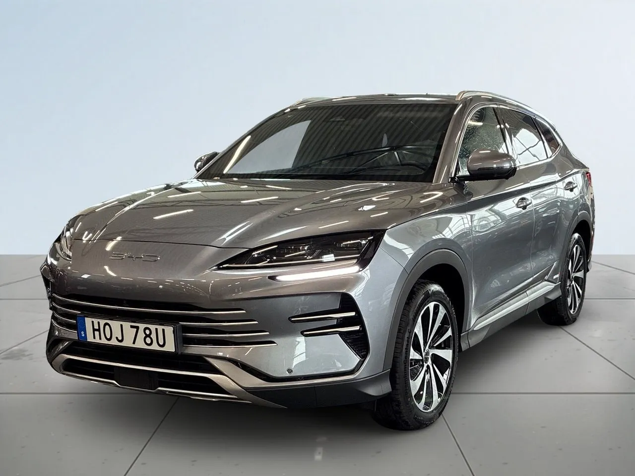 Vehicle image 15