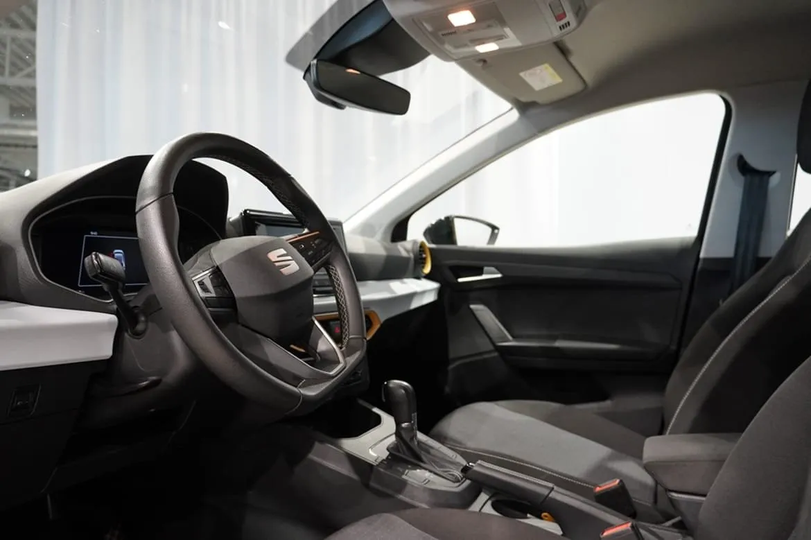 Vehicle image 5