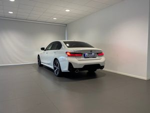 BMW 330 bild 9