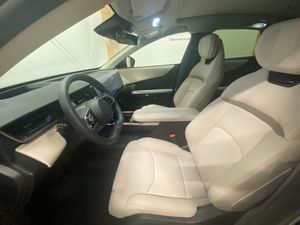 Mazda CX-6e bild 8