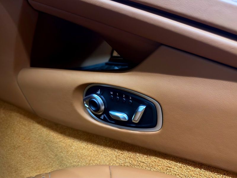 Aston Martin DB12 bild 18