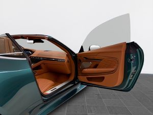 Aston Martin DB12 bild 12