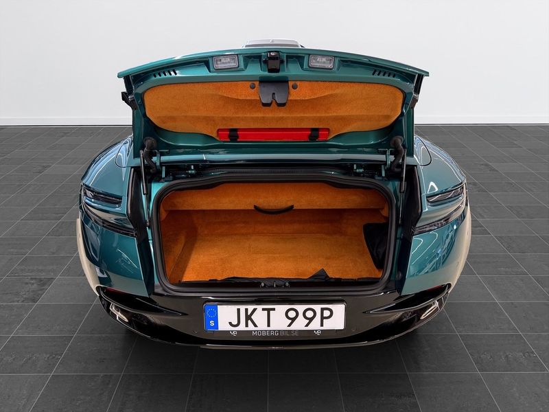 Aston Martin DB12 bild 8