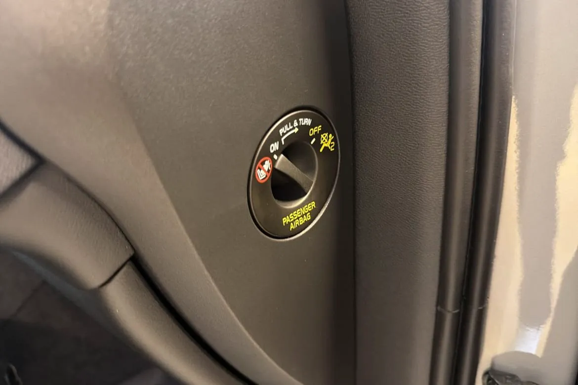 Vehicle image 20