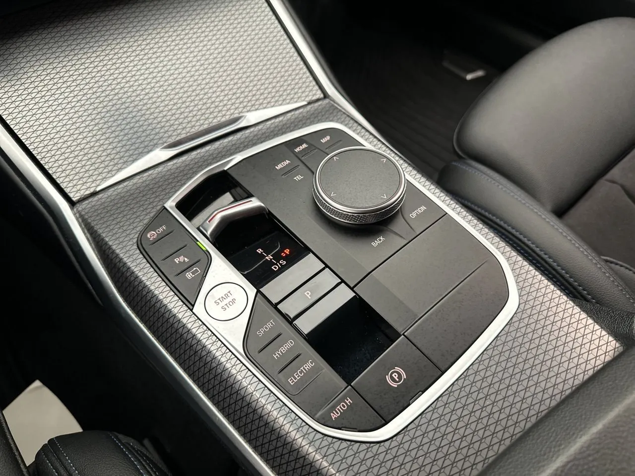 Vehicle image 24