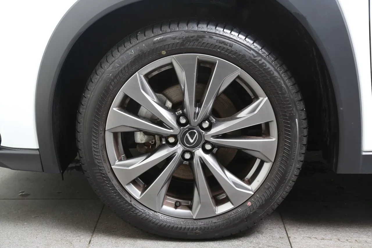 Vehicle image 8