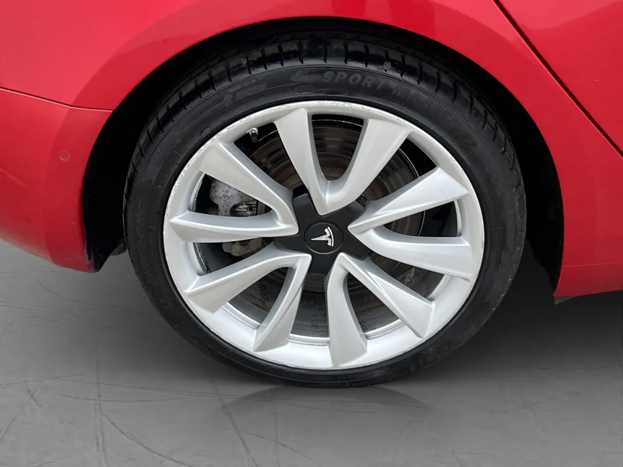 Vehicle image 32