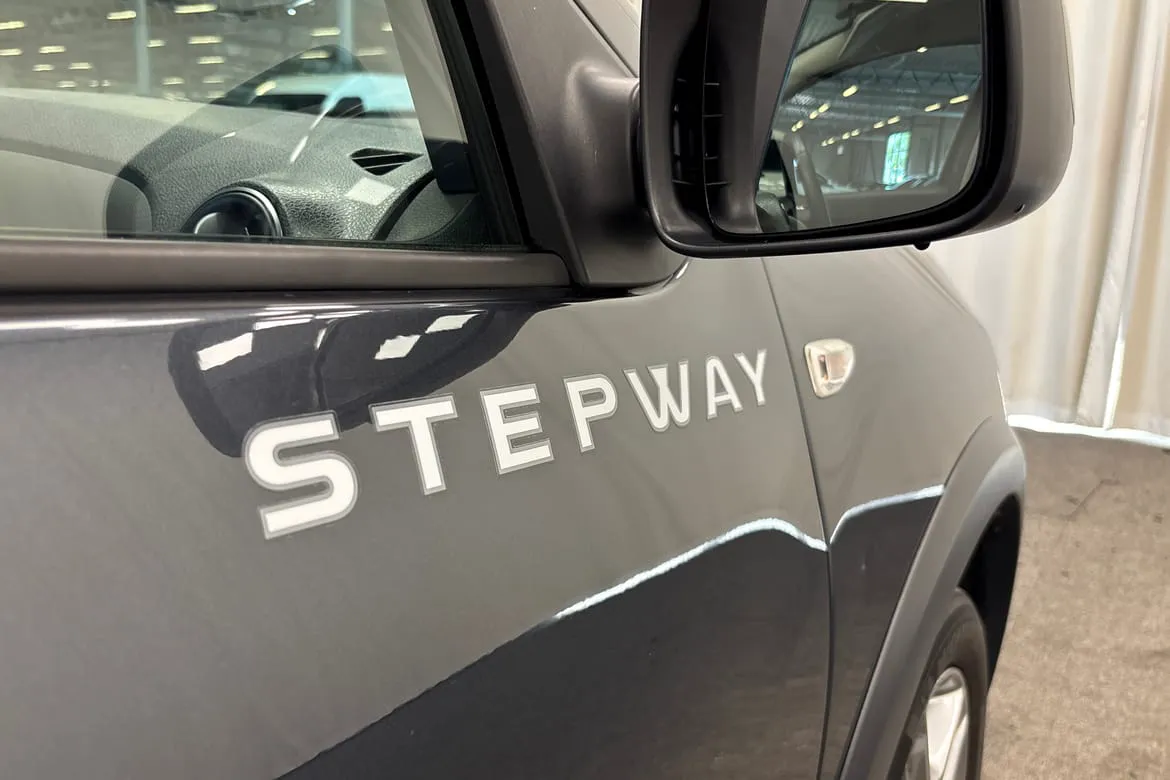 Vehicle image 20