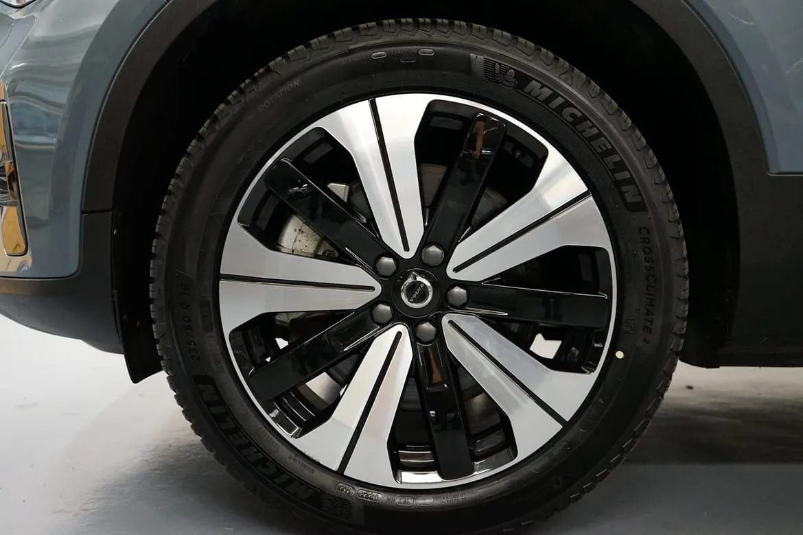 Vehicle image 20