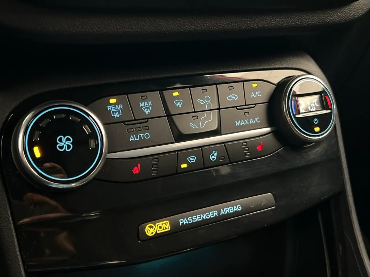 Vehicle image 21