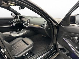 BMW 330 bild 29