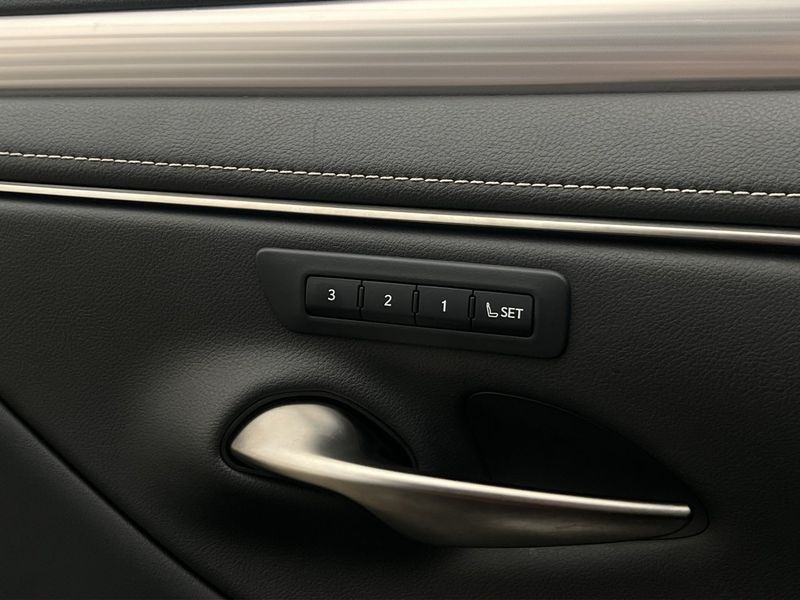 Lexus ES bild 15