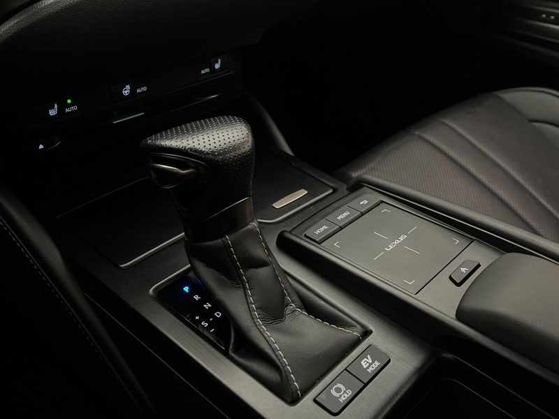 Lexus ES bild 26