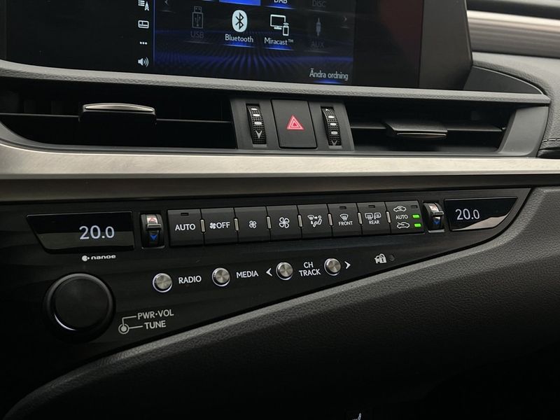 Lexus ES bild 25