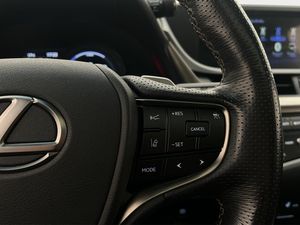 Lexus ES bild 19