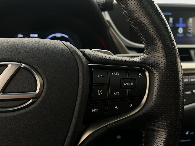 Lexus ES bild 19