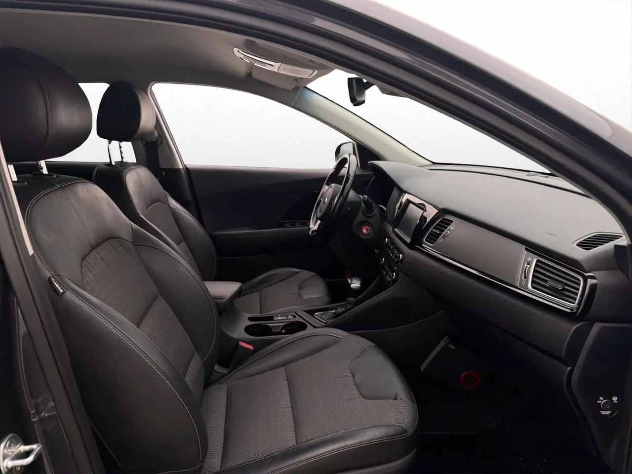 Vehicle image 25