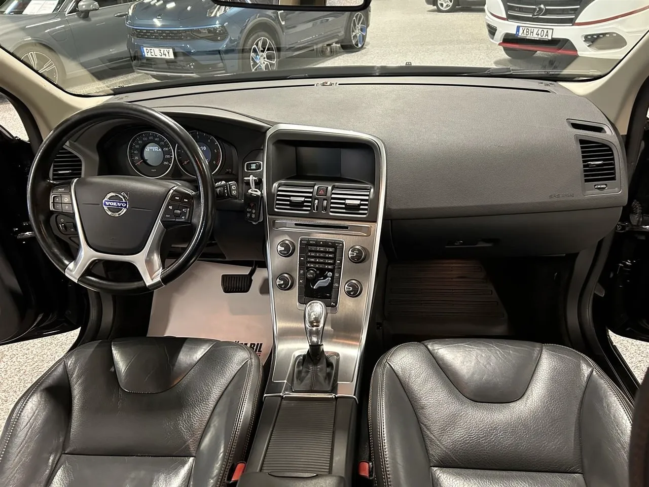 Vehicle image 18