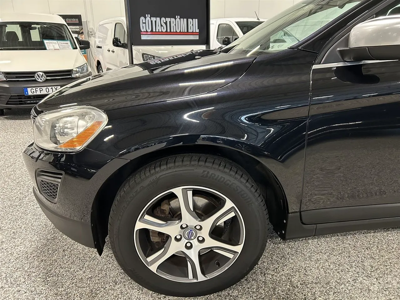 Vehicle image 9