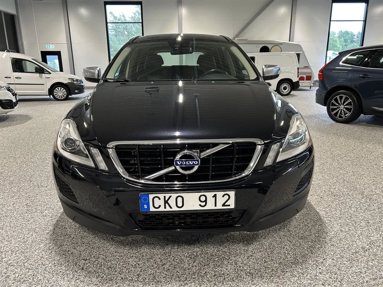 Vehicle image 10