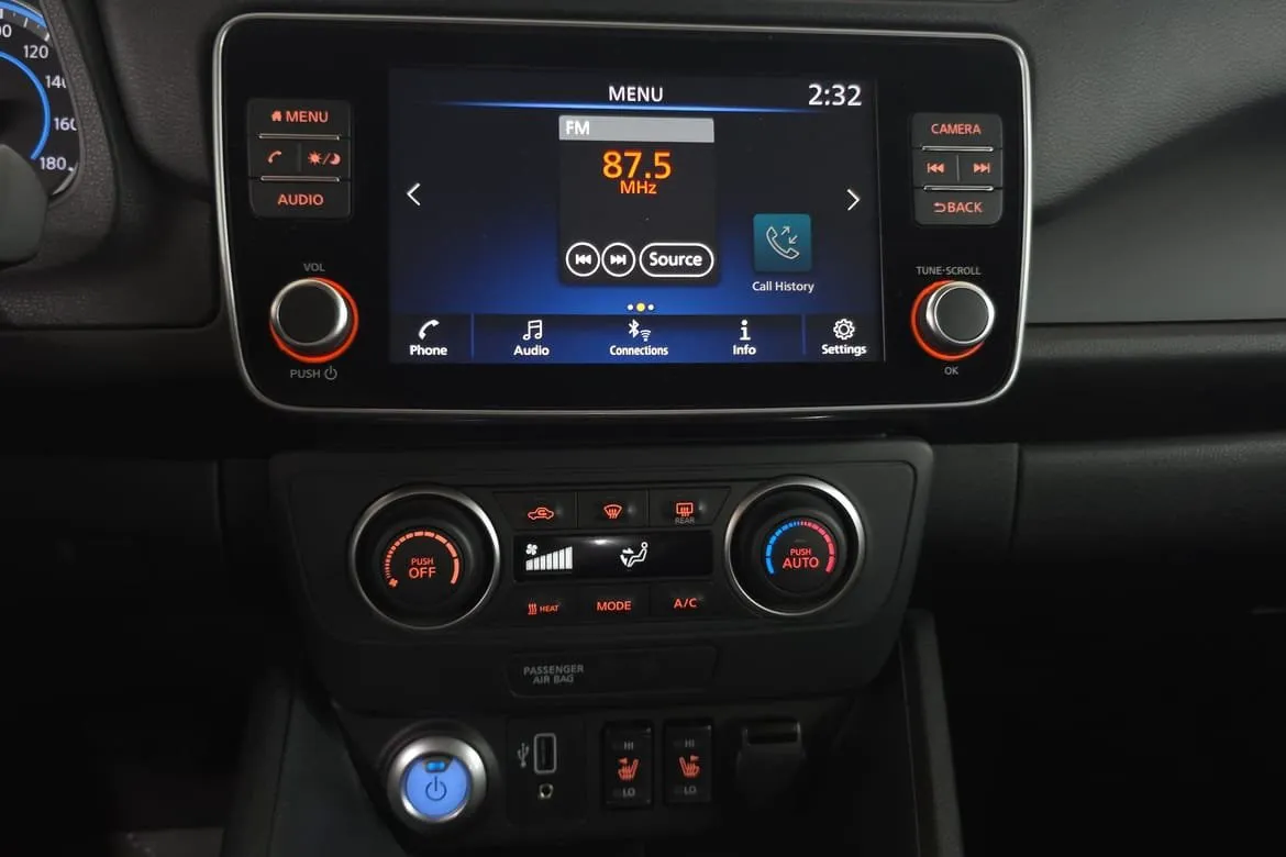 Vehicle image 14