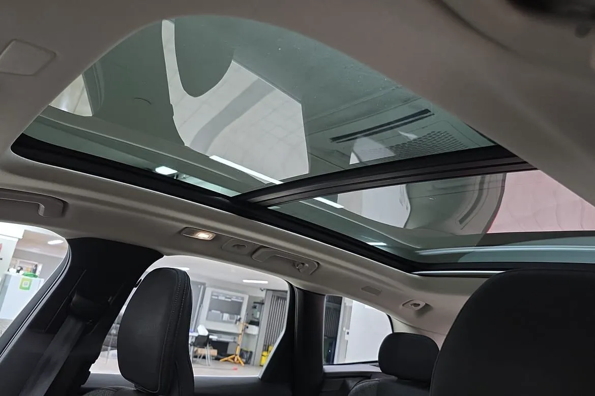 Vehicle image 22
