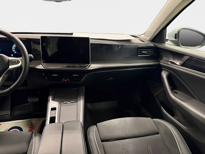 Volkswagen Passat bild 11