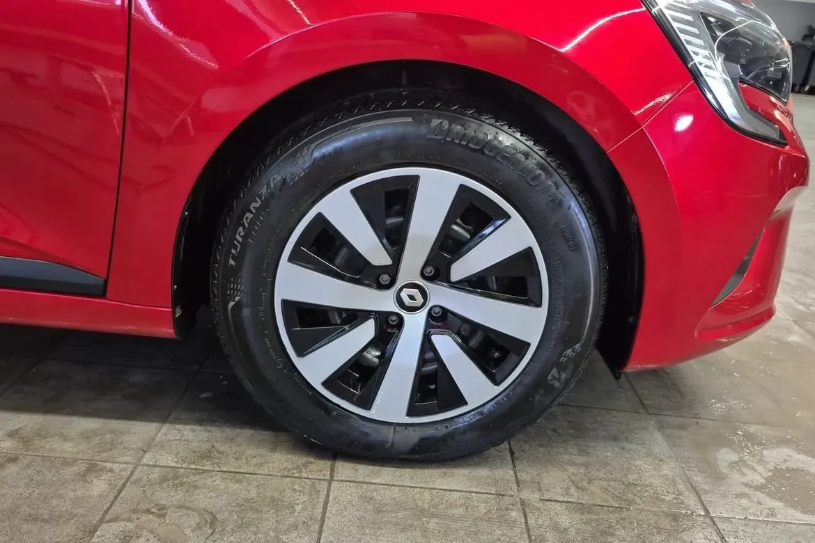 Vehicle image 16