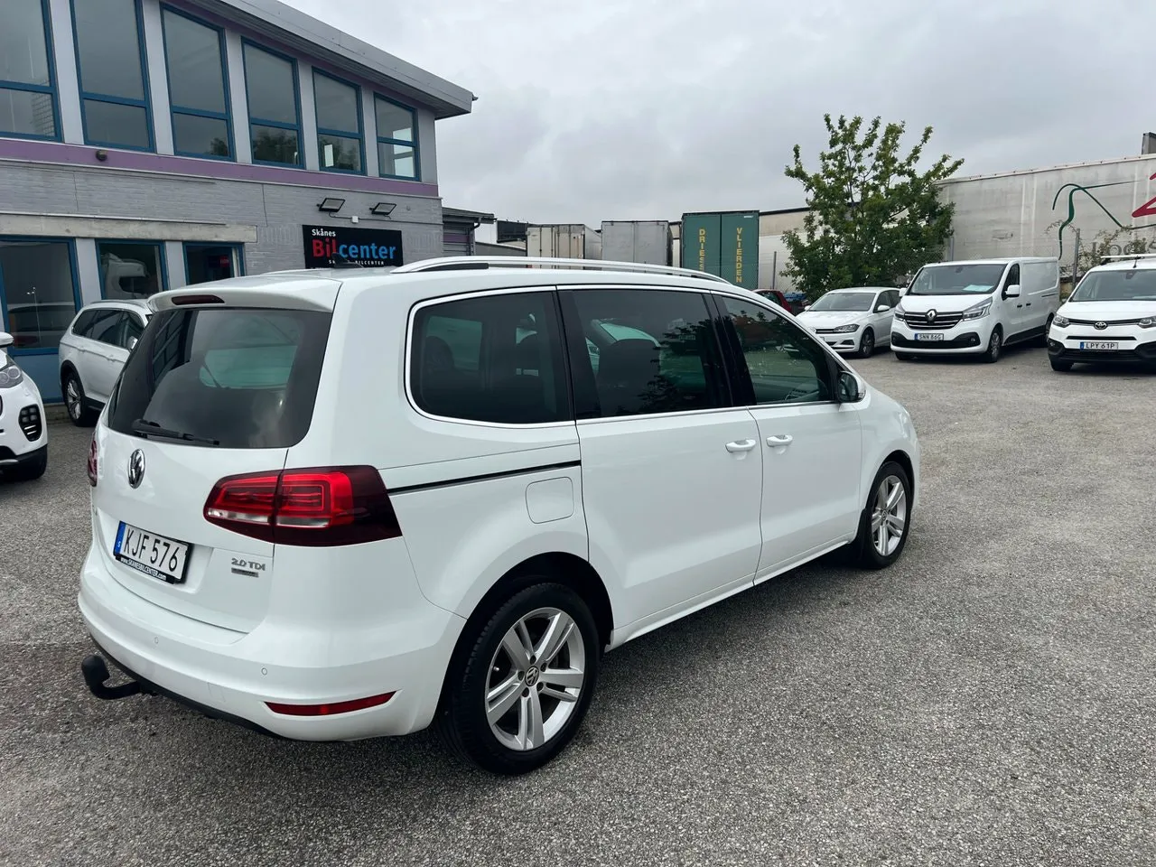 Vehicle image 4