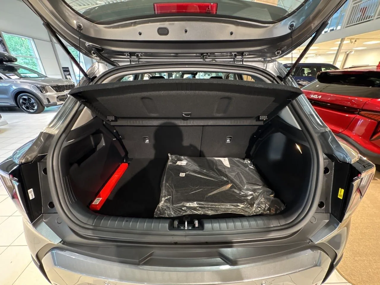 Vehicle image 13