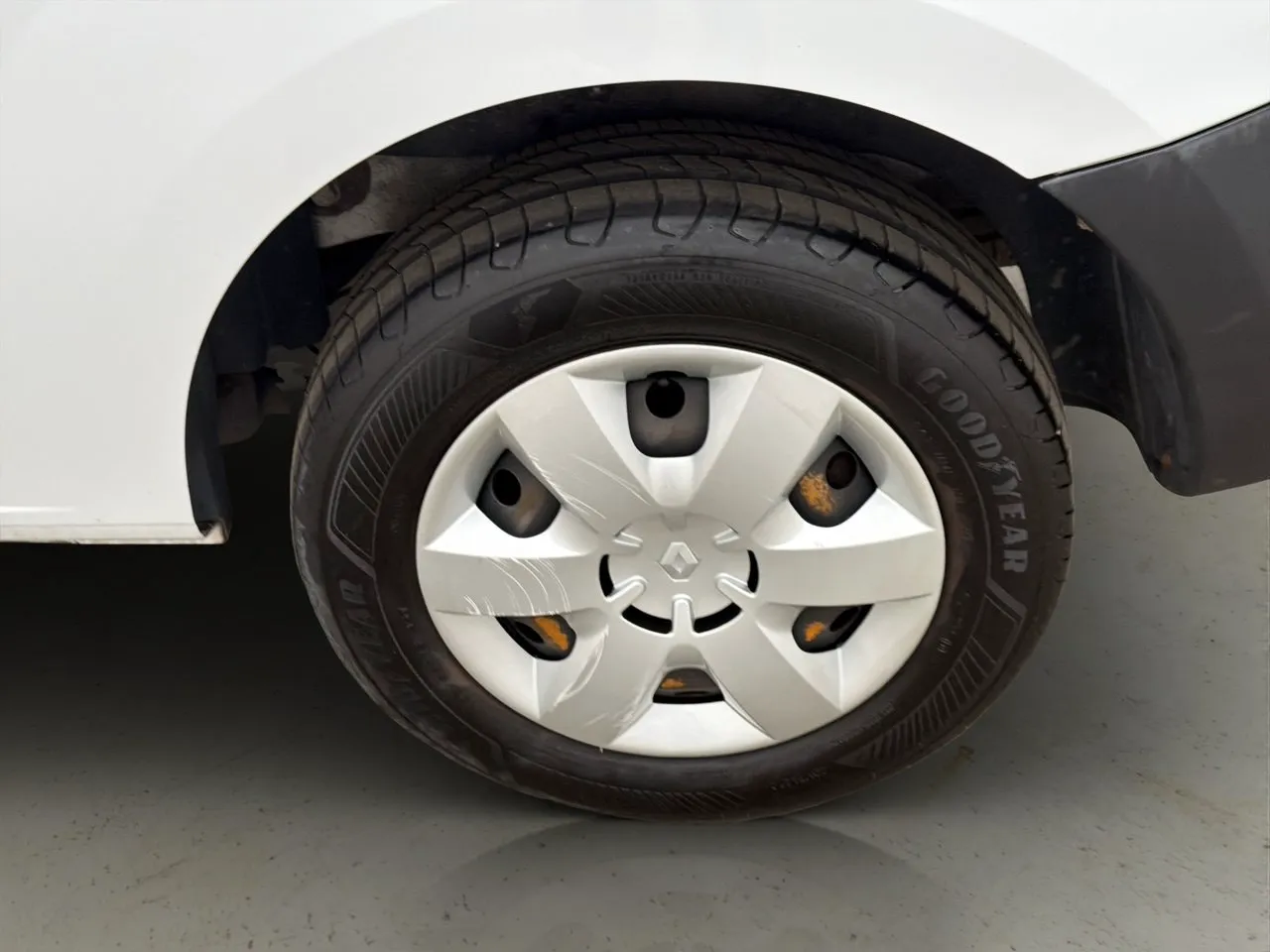Vehicle image 20
