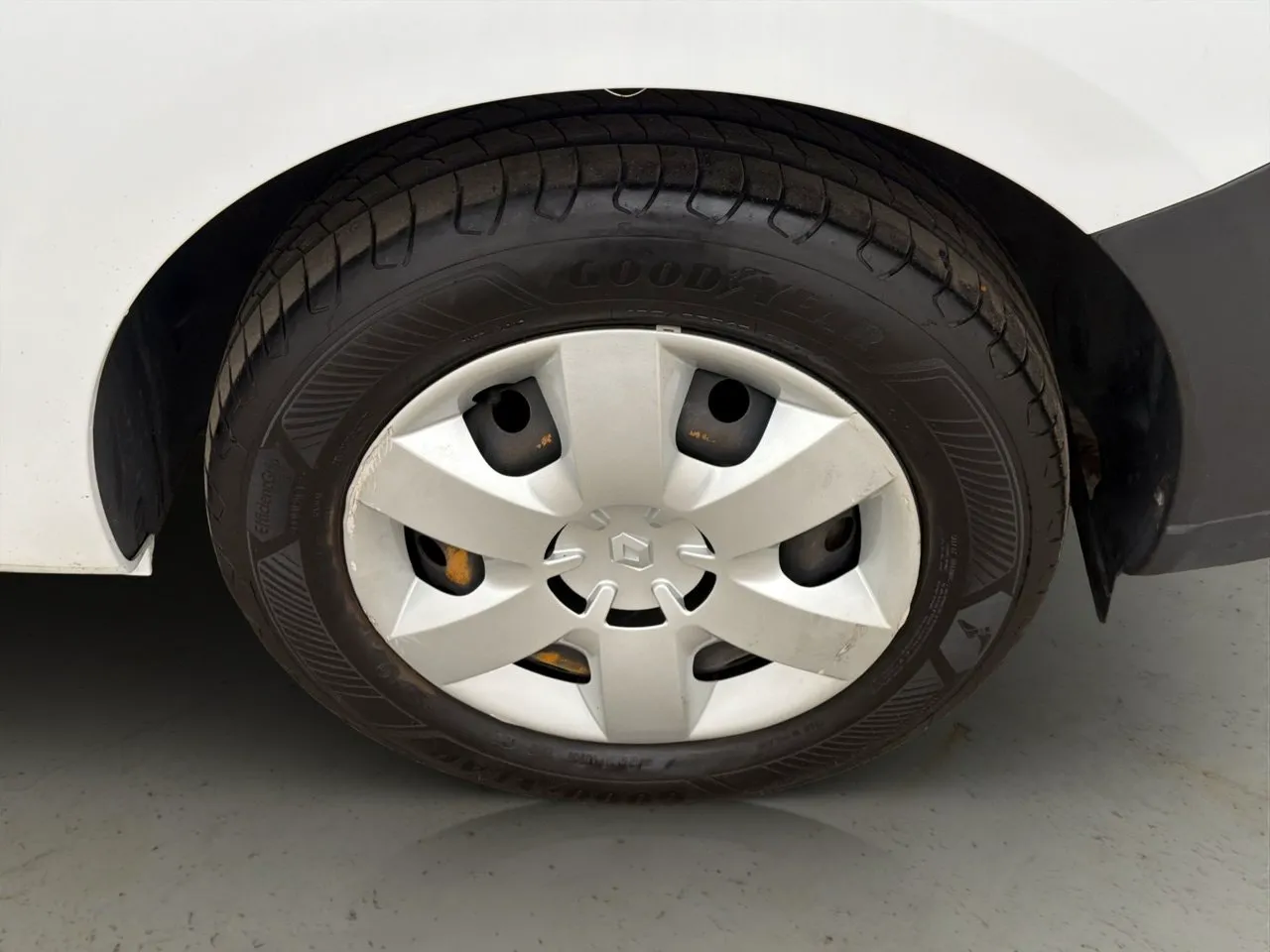 Vehicle image 22