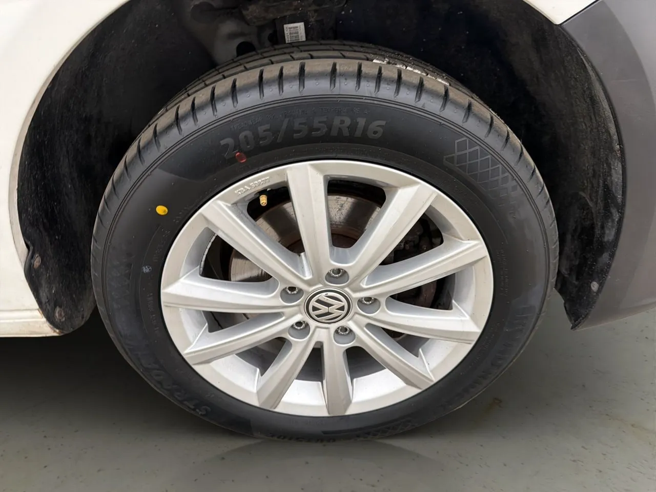 Vehicle image 25