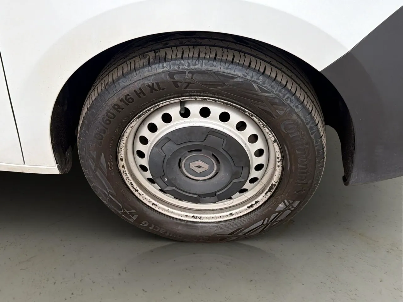 Vehicle image 31