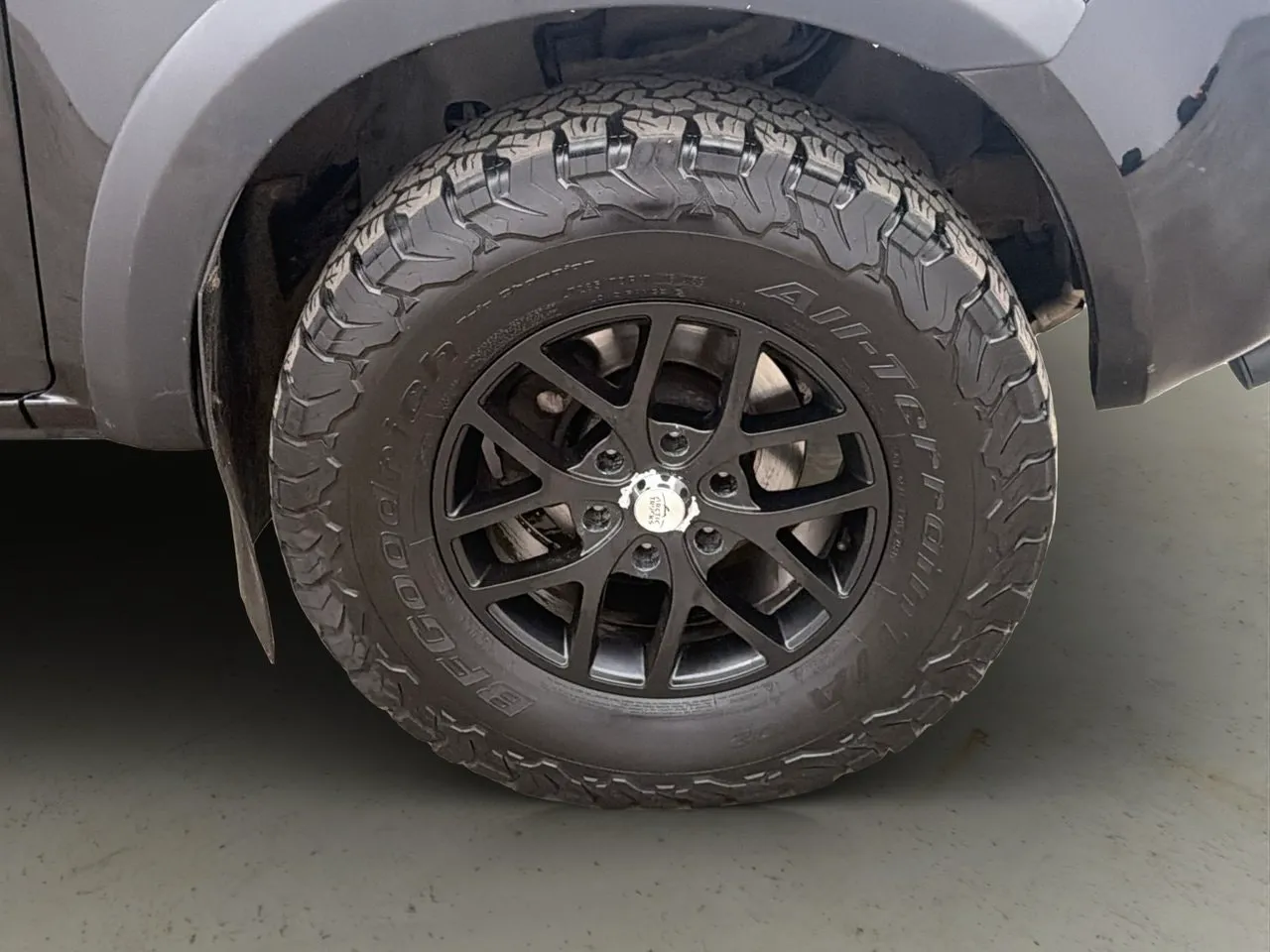 Vehicle image 32