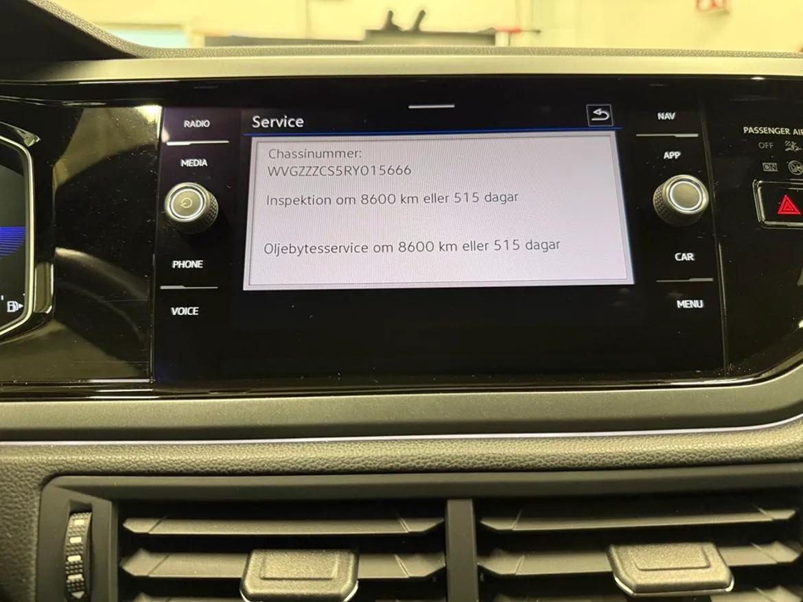 Vehicle image 18