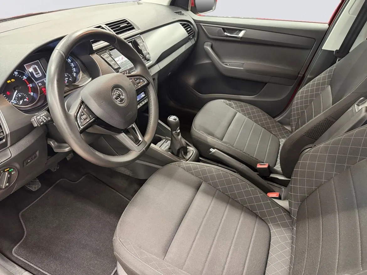 Vehicle image 6