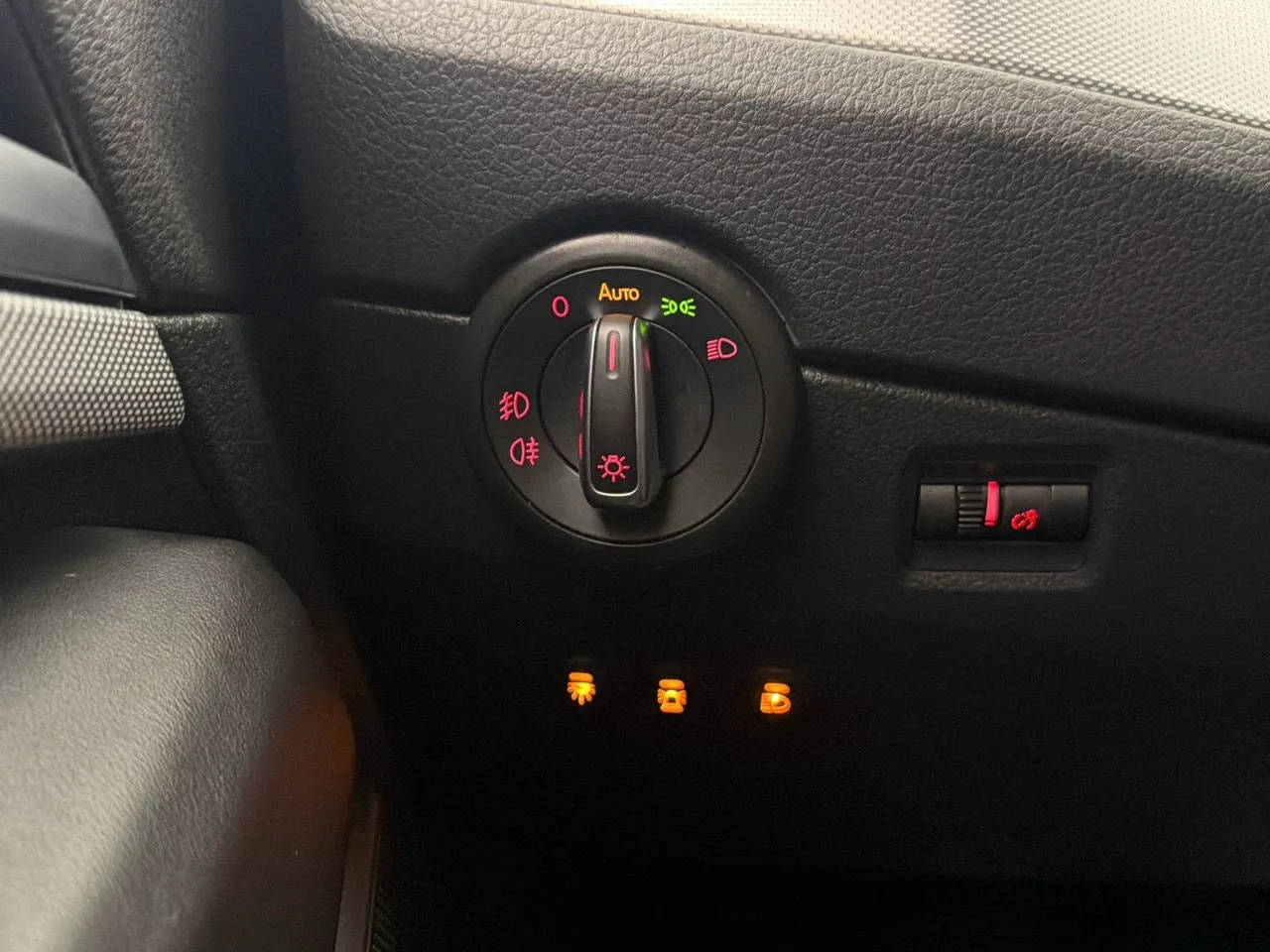 Vehicle image 26