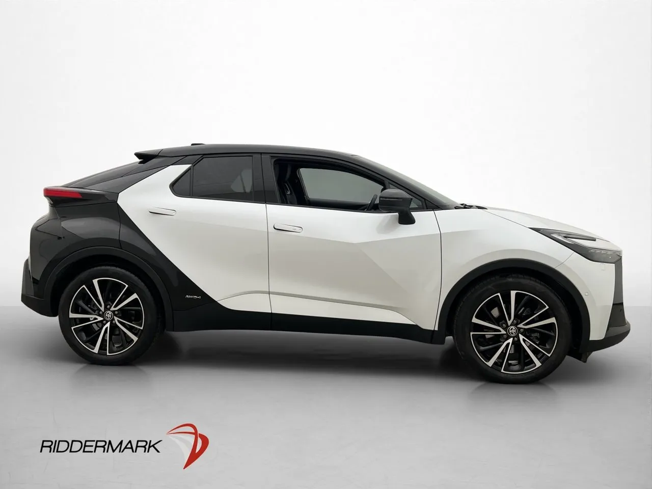 Vehicle image 8