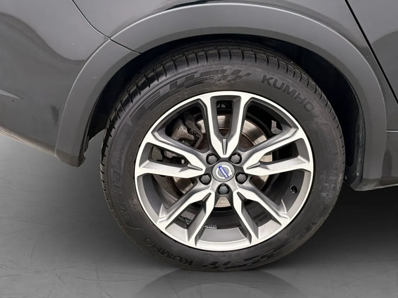 Vehicle image 30