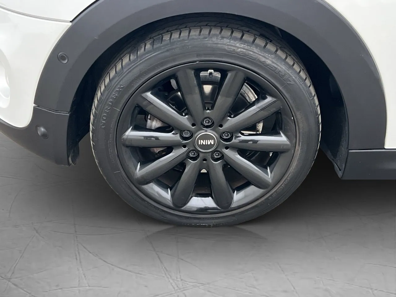 Vehicle image 24