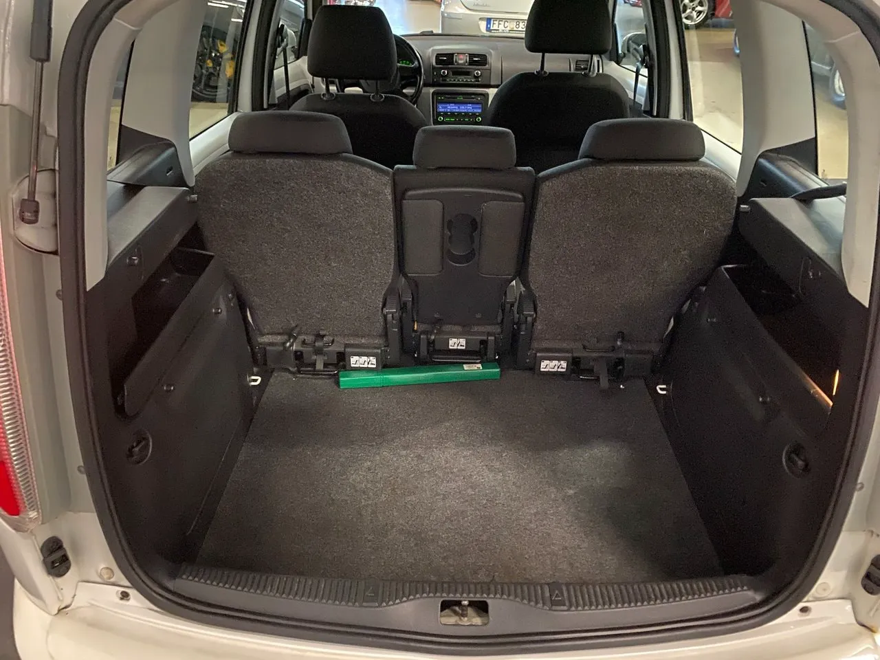 Vehicle image 19