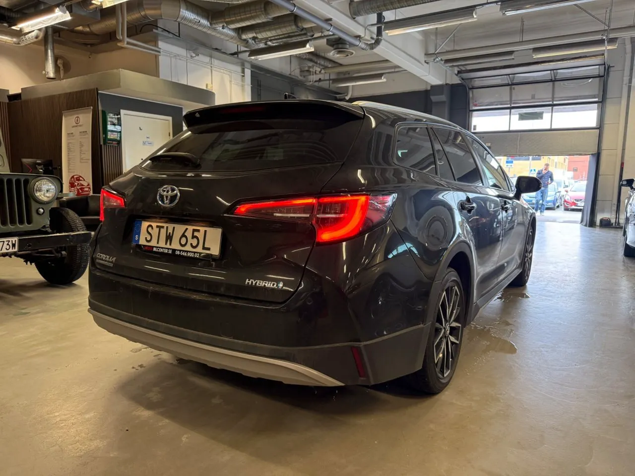 Vehicle image 4
