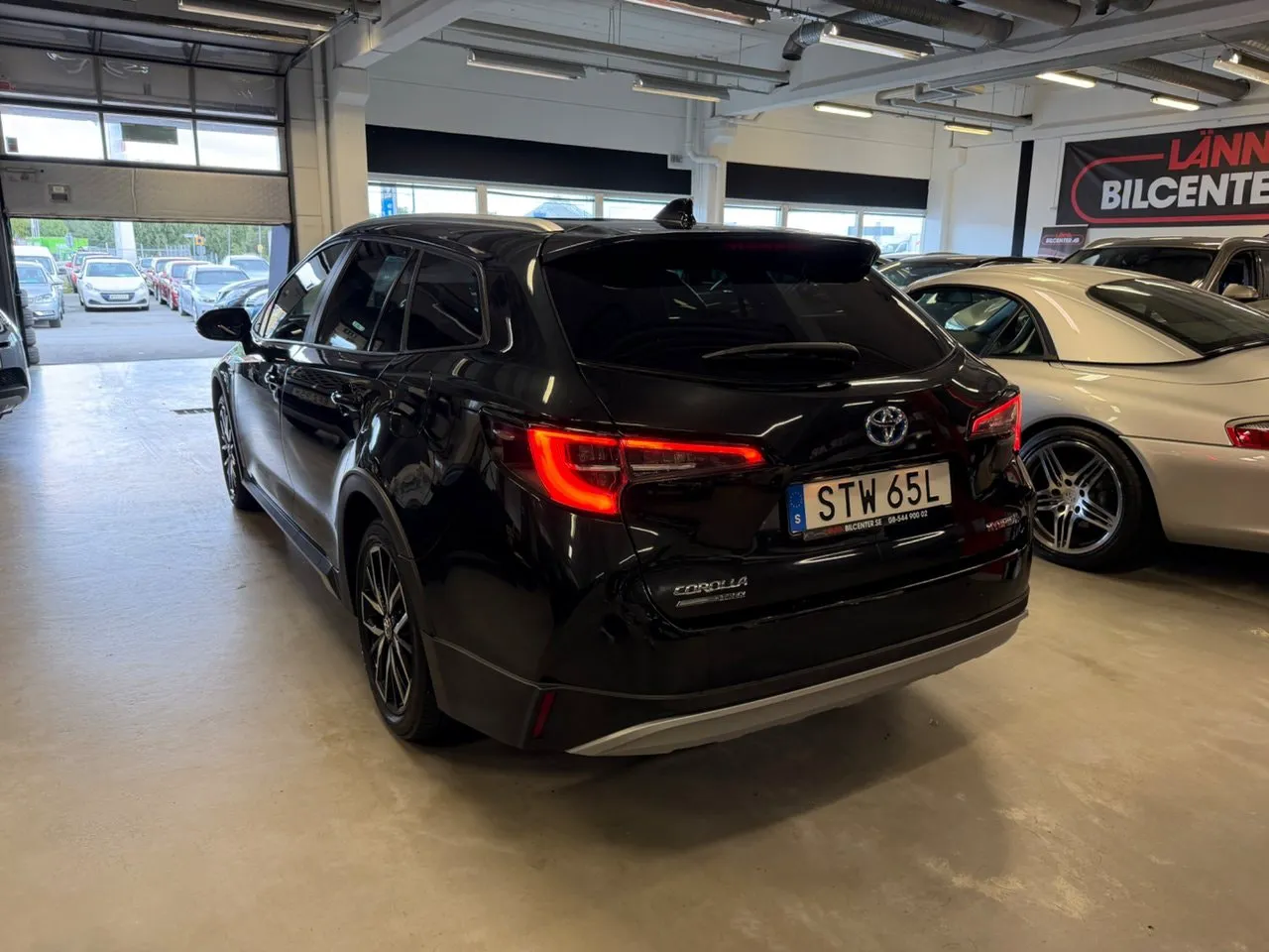 Vehicle image 6
