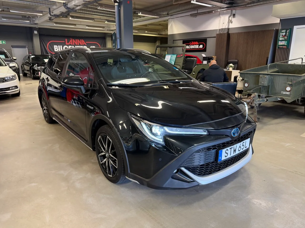 Vehicle image 3