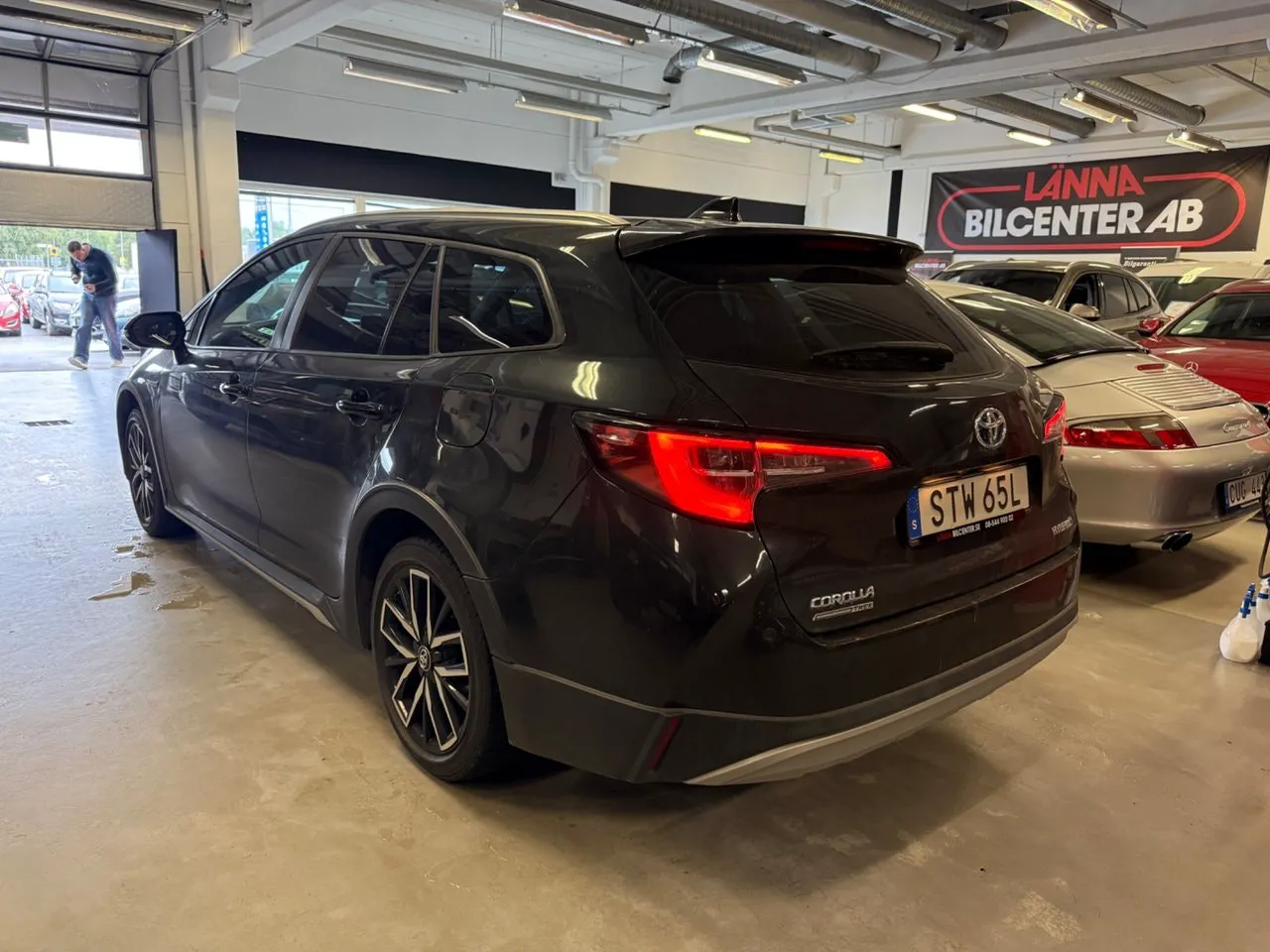 Vehicle image 6