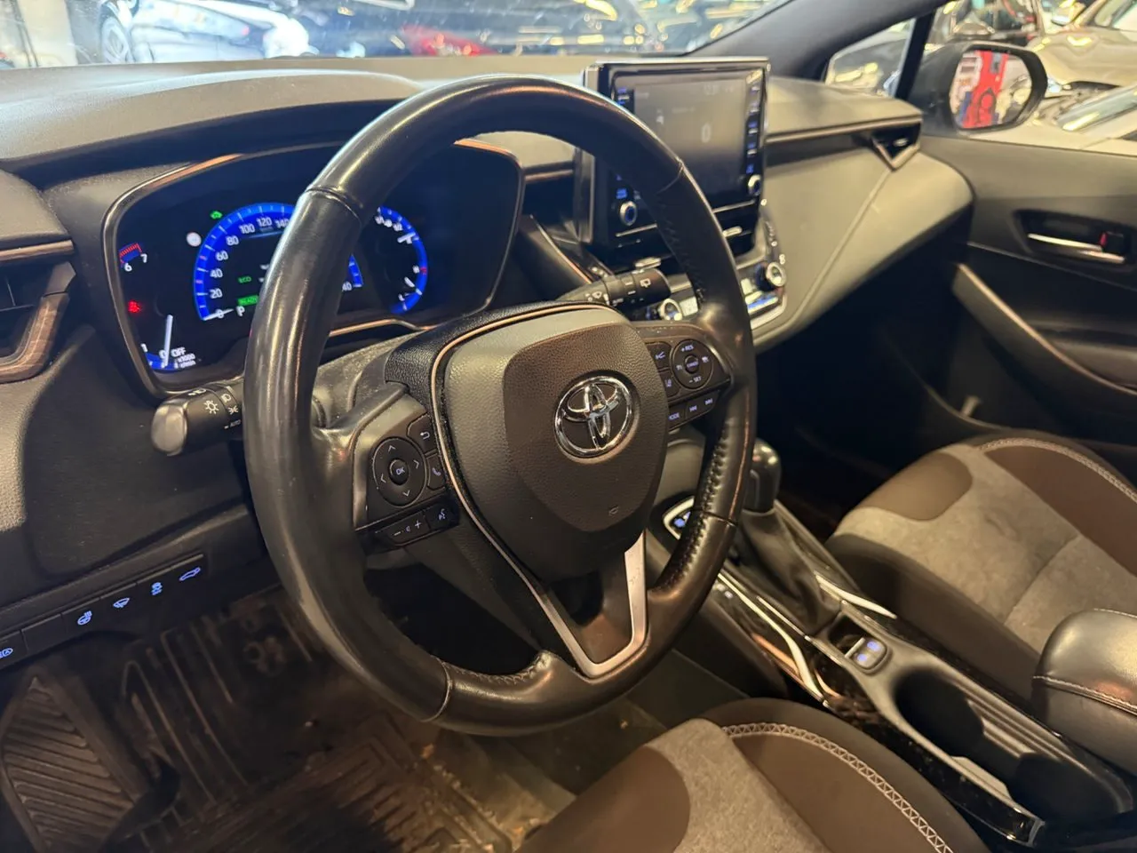 Vehicle image 8