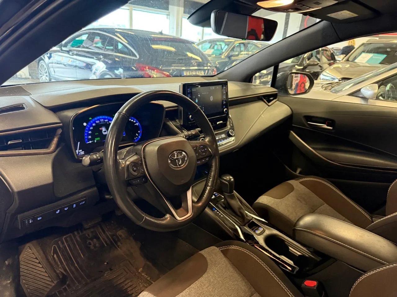 Vehicle image 7