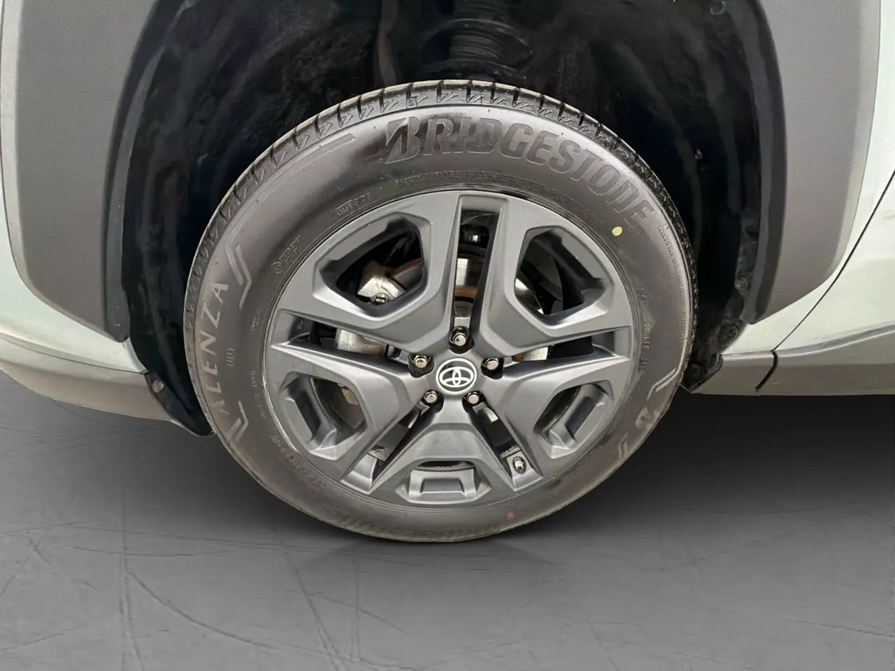 Vehicle image 30